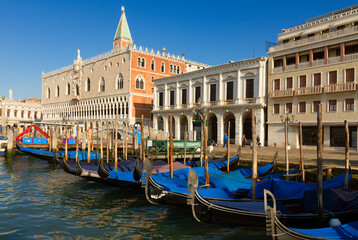 Gondolas boats and Doge palace at summer day, Venice, Italy - obrazy, fototapety, plakaty