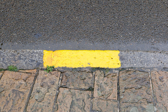 ligne jaune