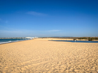 Praia dos Salgados dans l'Algarve au Portugal