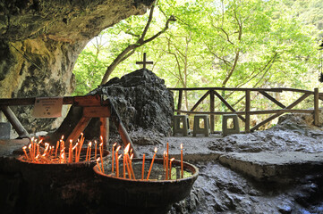 La grotte Saint-Antoine de Patsos dans la vallée d'Amari en Crète