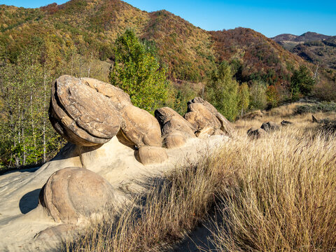 babele de la ulmet geologic formation of round shape rocks known as trovanti remains of prehistoric sea bed in romania in buzau county	
