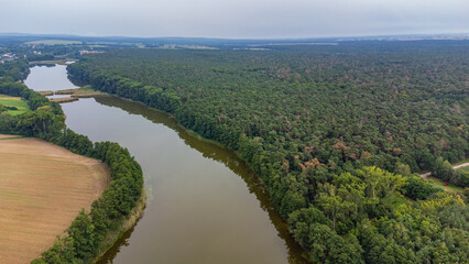Jezioro Chomęcickie, widok z drona.  - obrazy, fototapety, plakaty