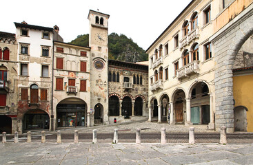 antichi edifici in piazza Flaminio nel borgo Serravalle di Vittorio Veneto (Treviso)