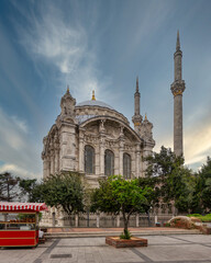 Fototapeta na wymiar Beautiful view of the famous Ortakoy Mosque in Ortakoy neighborhood, Istanbul, Turkey, in the early morning, with a sense of peace and tranquility