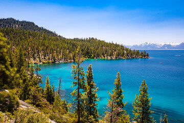 Fototapeta na wymiar Lake Tahoe / DL Bliss with Perfect Clear Blue Water