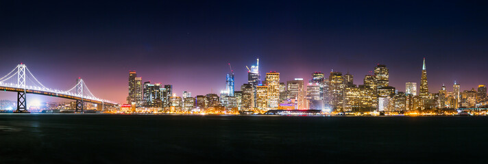 Fototapeta na wymiar San Francisco Skyline / Cityscape at Night 