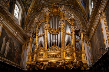 organ in the cathedral