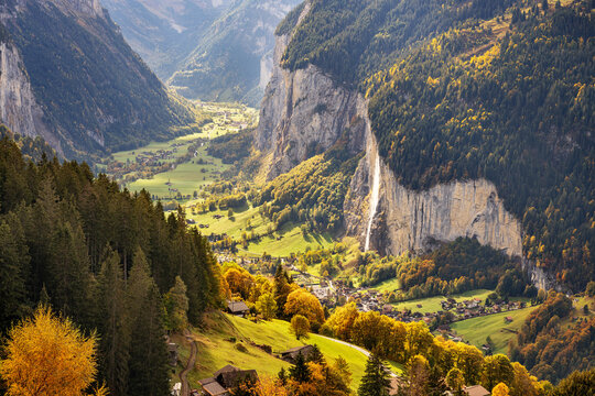 Lauterbrunnen, Switzerland from Wengen in the Fall