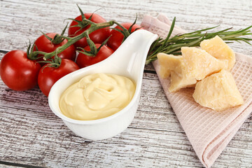 Cheese sauce in the bowl