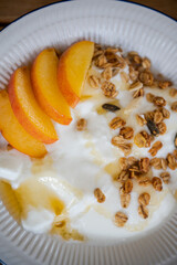 
yogurt with fruit and cereal