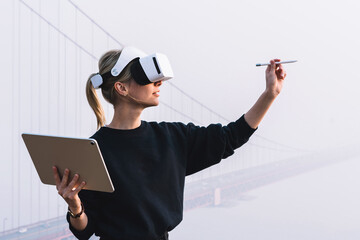  Hipster girl designing pen copy space with VR - obrazy, fototapety, plakaty