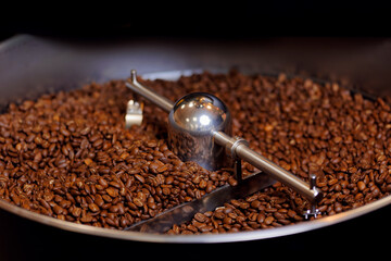 Process roasting coffee beans on professional mixing roaster machines