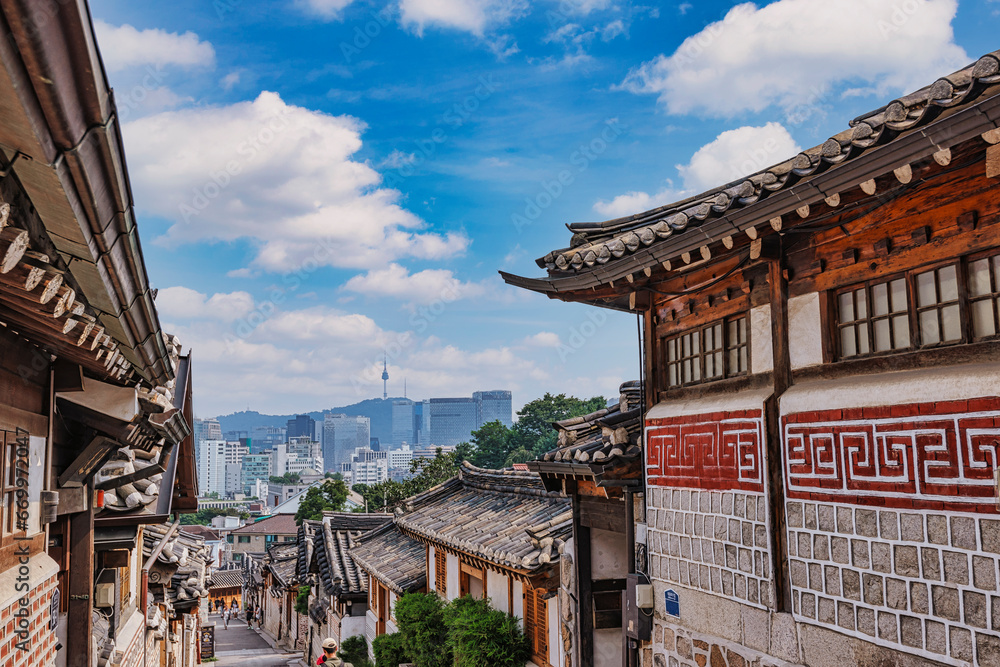 Wall mural 대한민국 서울의 북촌한옥마을과 남산타워