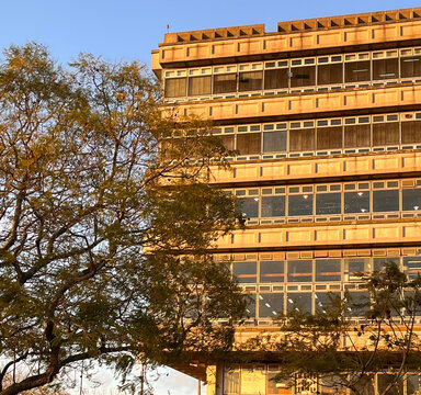 edificio de la facultad de arquitectura de buenos aires