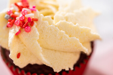 Red Velvet Cupcakes with White Chocolate Ganache Frosting
