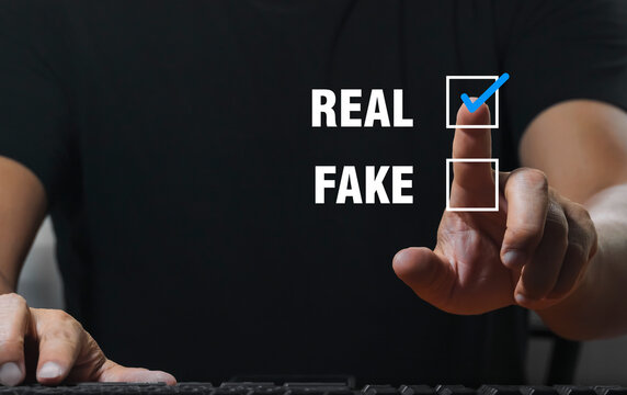 Is it fake or real? Smart choice The concept of analyzing real or fake stories.