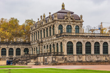 Obraz premium Fragment of inner courtyard of Zwinger Palace (Der Dresdner Zwinger). Rococo style Zwinger Palace was Royal palace XVII century in Dresden, Germany.