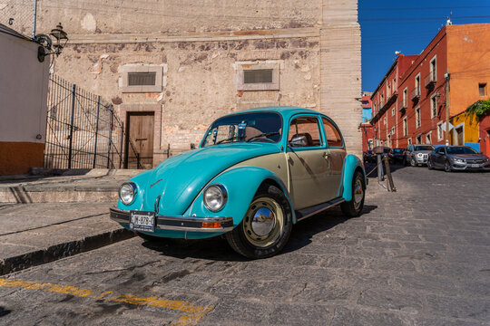 A beautiful and well-maintained Volkswagen Beatle in the Mexican city of Guanajuato. GUANAJUATO, MEXICO - JANUARY 26, 2023.