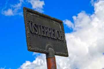 Grenztafel am am Ritzenjoch/Fuorcla Larein in Tirol/Graubünden
