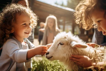 Poster Kinder auf dem Bauernhof streicheln Tier © stockmotion