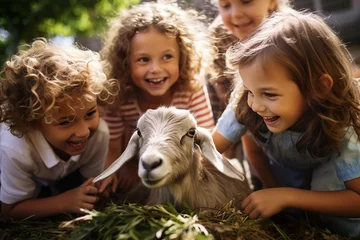 Foto op Plexiglas Kinder auf dem Bauernhof streicheln Tier © stockmotion