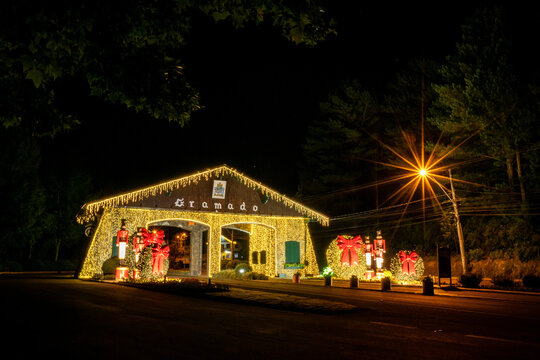 Natal Luz - P&oacute;rtico de Entrada em Gramado, Rio Grande do Sul, Brasil