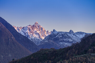 Fototapeta premium mountains in the evening