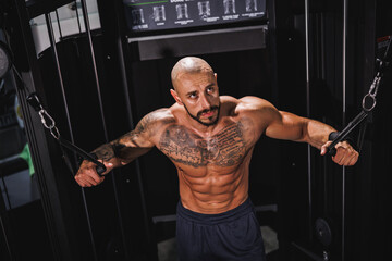 Fototapeta na wymiar Bodybuilder Getting Ready To Training At The Gym