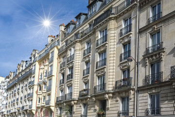 Fototapeta na wymiar Paris, beautiful building, rue de Picpus in the 12th arrondissement 