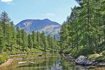 Il lago delle Streghe sull'altipiano del Parco Naturale Alpe Veglia e Alpe Devero, Valle d'Ossola -...