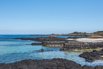 Obraz premium The beautiful costline and blue ocean.