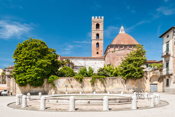 Antelminelli square in Lucca, Tuscany - obrazy, fototapety, plakaty