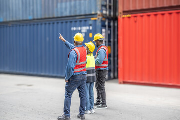 Container controllers cooperate for eco-logistics, reducing fuel consumption via smart transport.