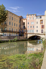 Le Pont des Marchands sur le canal de la Robine à Narbonne dans le département de l'Aude en région Occitanie - France