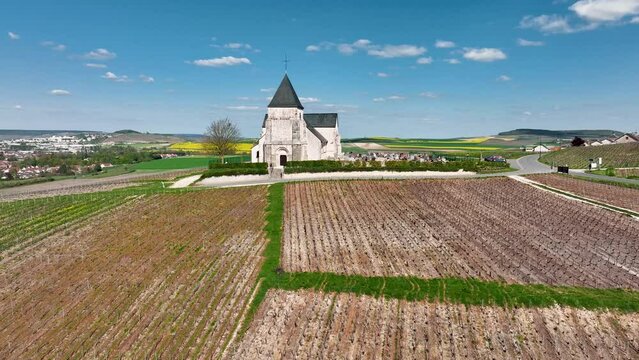 Paysage a&eacute;rien de la Marne et la Montagne de Reims en Champagne