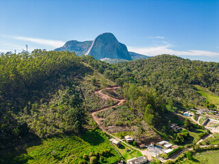 imagem aérea de caminho em direção a Pedra Azul em Domingos Martins ES.