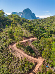 imagem aérea de caminho em direção a Pedra Azul em Domingos Martins ES.