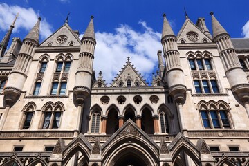 Fototapeta na wymiar London Royal Courts of Justice