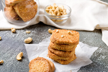 Oatmeal cookies with cashew nuts