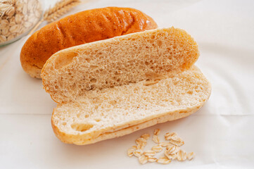 サンドするロールパン