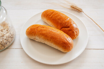 全粒粉とオーツ麦のロールパン