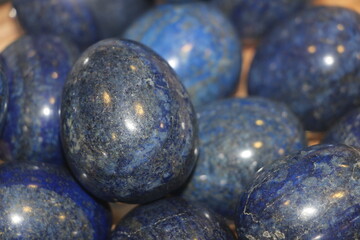 Oeufs en lapis lazuli