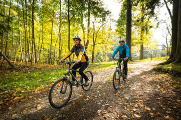Naklejka premium AUTUMN SHOOTING