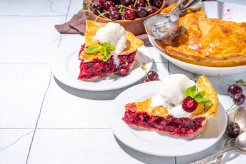 Cherry pie with vanilla ice cream