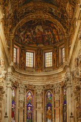 Fototapeta premium Church architecture in Italy is a testament to the country's rich cultural and artistic history.