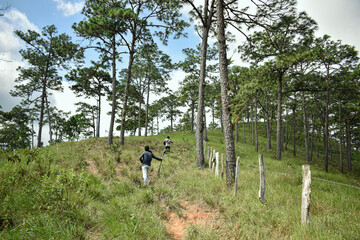exploracion y senderismo en area montañosa en mexico © ANGEL MATUS