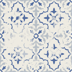 Seamless Azulejo tile with an effect of attrition. Portuguese and Spain decor. Ceramic tile. Seamless Victorian pattern. Vector hand drawn illustration, typical portuguese and spanish tile - 670732484