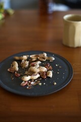 食べ終えた落花生