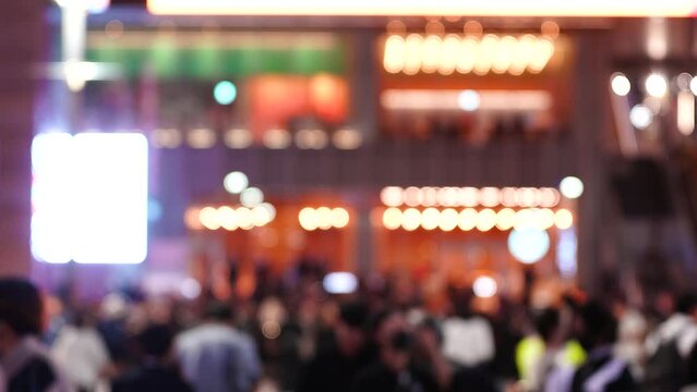 夜の新宿歌舞伎町　トー横前　玉ボケ　Oct.2023