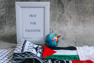 Pray for Palestine. A globe map with attribute to show support.